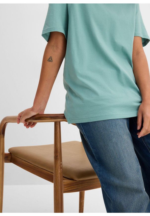 bonprix - Długi i szeroki T-shirt z dekoltem w serek, krótki rękaw (5 sztuk). Okazja: na co dzień. Typ kołnierza: dekolt w serek. Kolor: fioletowy. Długość rękawa: krótki rękaw. Długość: krótkie. Sezon: lato. Styl: casual