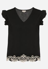 Born2be - Czarna Bluzka z Bawełny Ozdobiona Falbankami Wivienne. Okazja: na co dzień. Typ kołnierza: kołnierz z falbankami. Kolekcja: plus size. Kolor: czarny. Materiał: bawełna. Wzór: aplikacja. Styl: casual