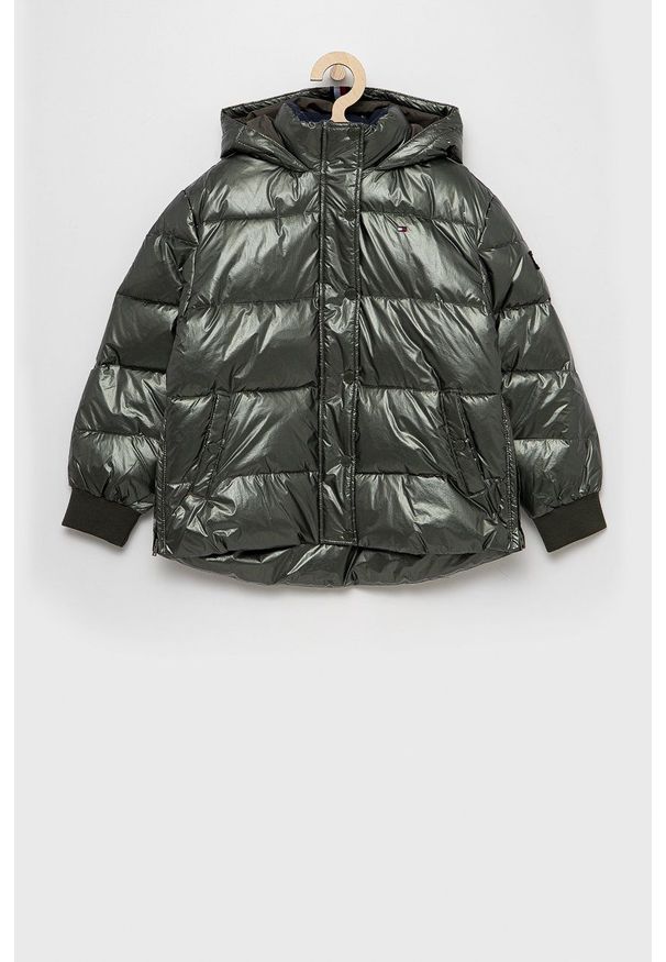 TOMMY HILFIGER - Tommy Hilfiger Kurtka dziecięca kolor beżowy. Okazja: na co dzień. Kolor: zielony. Materiał: puch. Długość: długie. Styl: casual
