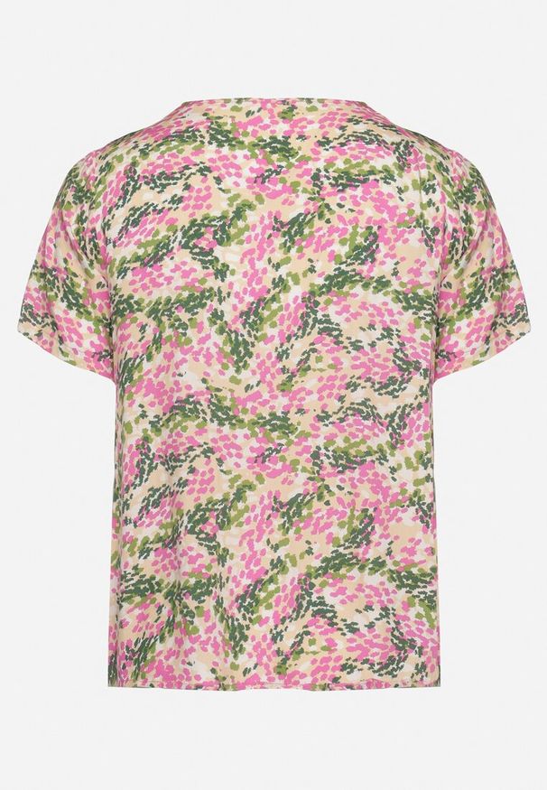 Born2be - Różowo-Zielona Wiskozowa Bluzka z Krótkim Rękawem i Dekoltem Typu V-Neck Natloza. Okazja: na co dzień. Typ kołnierza: dekolt w serek. Kolekcja: plus size. Kolor: różowy. Długość: krótkie. Wzór: kwiaty. Materiał: wiskoza. Długość rękawa: krótki rękaw. Styl: elegancki, casual