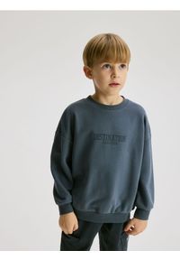 Reserved - Bluza z nadrukiem - granatowy. Kolor: niebieski. Materiał: bawełna, dzianina. Wzór: nadruk