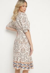 Born2be - Ciemnobeżowa Sukienka z Wiskozy w Ornamentalny Wzór z Szeroką Gumką w Pasie Tanissla. Okazja: na co dzień, na randkę, do pracy, na spotkanie biznesowe. Typ kołnierza: dekolt w kształcie V. Kolor: beżowy. Materiał: wiskoza. Długość rękawa: krótki rękaw. Sezon: wiosna, lato. Styl: biznesowy, klasyczny, casual, elegancki #4