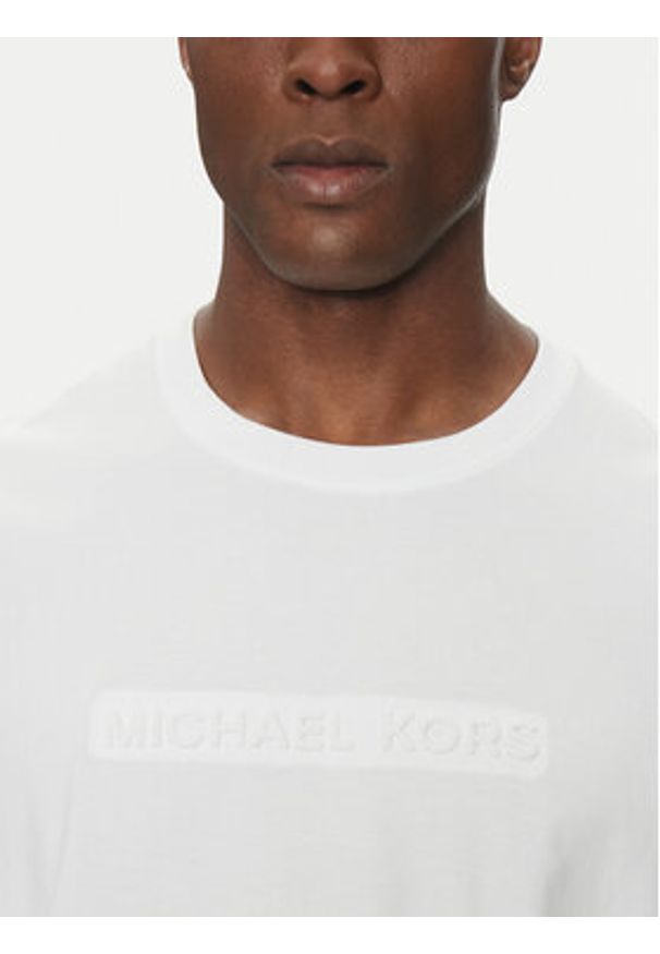 Michael Kors T-Shirt CF4529H1V2 Biały Regular Fit. Kolor: biały. Materiał: bawełna