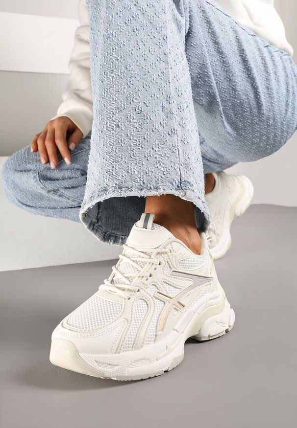 Born2be - Beżowe Sneakersy na Grubej Podeszwie Ozdobione Tłoczeniem Camilra. Okazja: na co dzień. Kolor: beżowy. Materiał: jeans. Wzór: aplikacja. Sezon: lato, wiosna