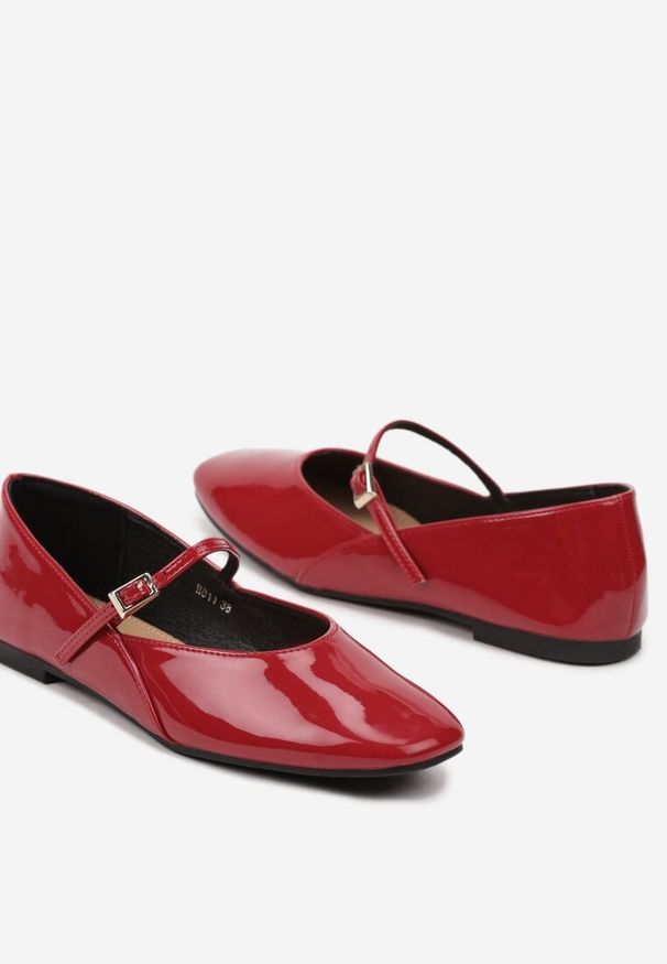 Born2be - Czerwone Eleganckie Balerinki w Stylu Mary Jane z Klamerką Naivina. Okazja: na spotkanie biznesowe, do pracy, na spacer. Kolor: czerwony. Materiał: jeans. Wzór: gładki. Styl: elegancki