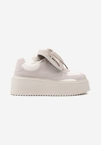 Renee - Beżowe Sneakersy Ozdobione Kokardą i Wywiniętym Językiem Ivalione. Okazja: na co dzień. Kolor: beżowy. Materiał: jeans. Wzór: aplikacja #4