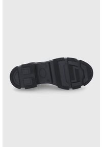 Steve Madden Botki damskie kolor czarny na platformie. Nosek buta: okrągły. Kolor: czarny. Materiał: guma. Obcas: na platformie #4