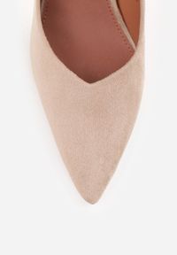 Born2be - Ciemnobeżowe Szpilki Vices w Klasycznym Stylu ze Skórzaną Wkładką Alandde. Okazja: do pracy, na wesele, na spotkanie biznesowe, na ślub cywilny. Kolor: beżowy. Materiał: skóra. Obcas: na szpilce. Styl: klasyczny. Wysokość obcasa: średni #3