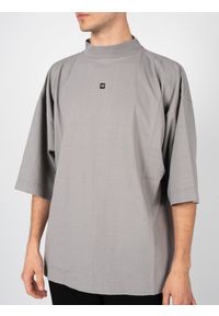 Yeezy Gap Engineered by Balenciaga - Yeezy Gap Engineered By Balenciaga T-Shirt "Logo" | 719614 TMVQ2 | Mężczyzna | Szary. Kolor: szary. Materiał: bawełna. Wzór: nadruk #10