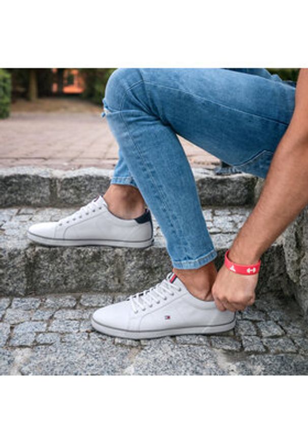 TOMMY HILFIGER - Tommy Hilfiger Tenisówki Harlow 1D FM0FM00596 Biały. Kolor: biały. Materiał: materiał