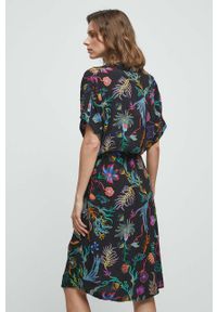 medicine - Medicine sukienka kolor czarny midi prosta. Kolor: czarny. Materiał: tkanina. Długość rękawa: krótki rękaw. Typ sukienki: proste. Długość: midi #5