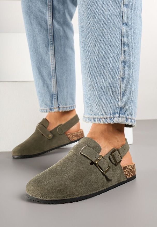 Born2be - Zielone Klapki Chodaki z Klamerką i Paskiem na Pięcie Norilsa. Okazja: na co dzień. Kolor: zielony. Materiał: jeans. Obcas: na obcasie. Styl: casual. Wysokość obcasa: niski