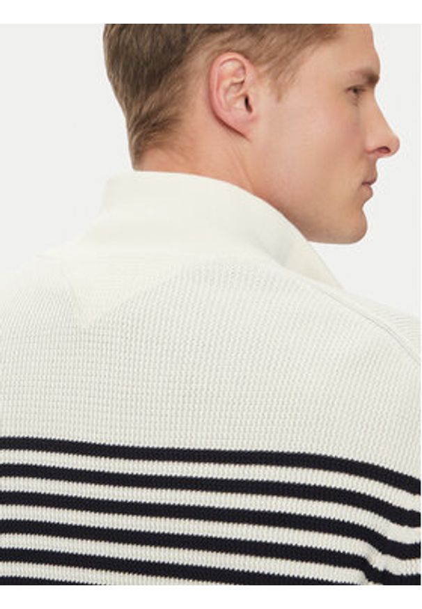 TOMMY HILFIGER - Tommy Hilfiger Sweter MW0MW38601 Écru Regular Fit. Materiał: bawełna