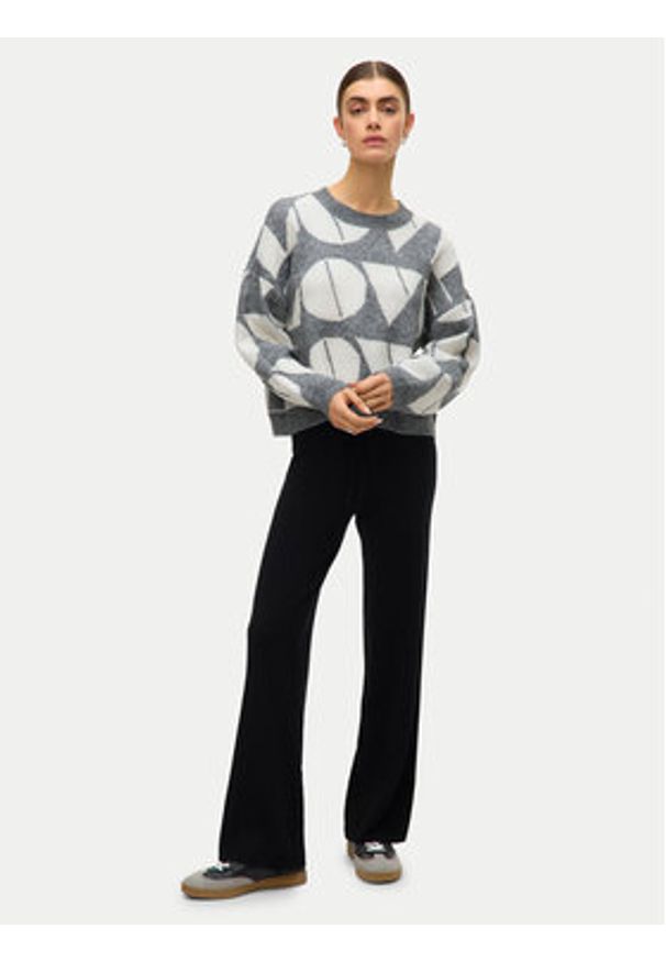 Vero Moda Sweter Love 10331432 Szary Regular Fit. Kolor: szary. Materiał: syntetyk