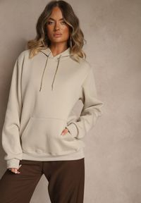 Renee - Beżowa Bluza z Kapturem Ozdobiona Ściągaczami Invila. Okazja: na co dzień. Typ kołnierza: kaptur. Kolor: beżowy. Wzór: aplikacja. Styl: casual, elegancki #3