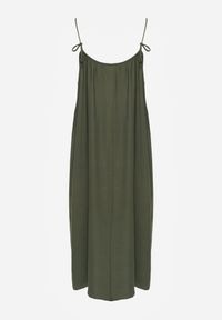 Born2be - Zielona Pudełkowa Sukienka Boho z Wiskozy na Ramiączkach z Ozdobnymi Koralikami Erane. Okazja: na co dzień. Kolekcja: plus size. Kolor: zielony. Materiał: wiskoza. Długość rękawa: na ramiączkach. Typ sukienki: proste, dla puszystych. Styl: boho #3