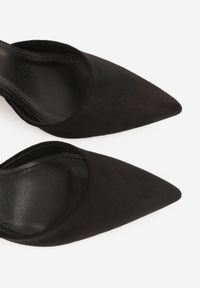 Born2be - Czarne Czółenka z Imitacji Zamszu na Słupku z Noskiem w Szpic Violetto. Okazja: na co dzień, na spotkanie biznesowe, do pracy. Zapięcie: pasek. Kolor: czarny. Materiał: zamsz. Obcas: na słupku. Styl: casual, biznesowy, elegancki, klasyczny. Wysokość obcasa: średni #9