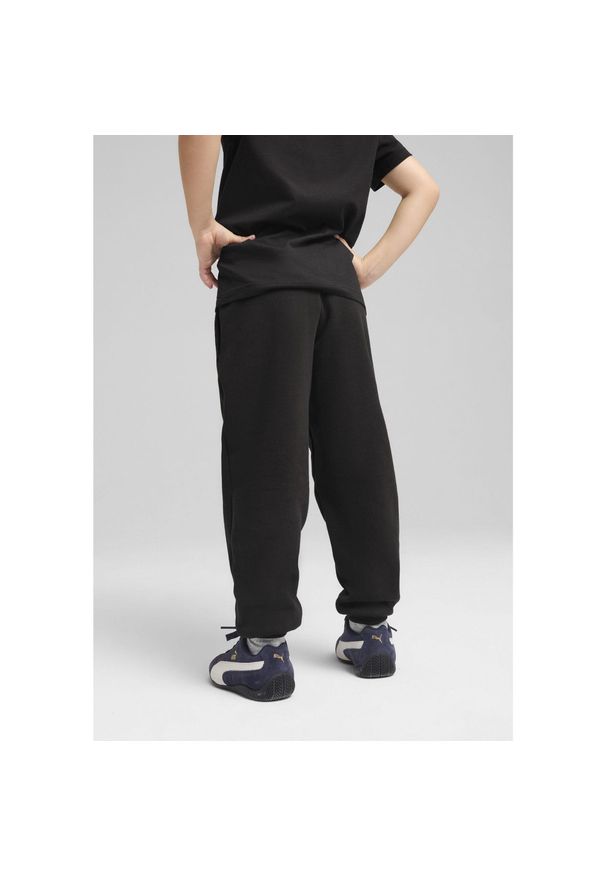 Puma - Dziecięce polarowe spodnie dresowe ESS z logo No. 1 PUMA Black. Okazja: na co dzień. Kolor: czarny. Materiał: dresówka, polar. Wzór: nadruk. Styl: elegancki, casual