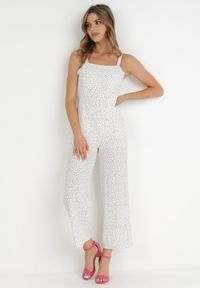 Born2be - Biały Kombinezon Aereira. Okazja: na imprezę, na co dzień. Kolor: biały. Długość rękawa: na ramiączkach. Długość: długie. Wzór: aplikacja, kropki. Sezon: lato. Styl: casual #2