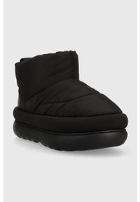 Ugg - UGG śniegowce Classic Maxi Mini kolor czarny 1132017.BLK. Nosek buta: okrągły. Kolor: czarny. Materiał: wełna, poliester, włókno, guma. Obcas: na platformie #4