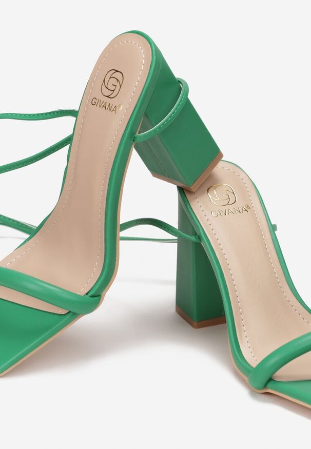 Renee - Zielone Sandały Eudilea. Zapięcie: pasek. Kolor: zielony. Materiał: jeans. Wzór: aplikacja, gładki. Obcas: na obcasie. Styl: glamour. Wysokość obcasa: średni