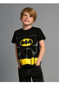 Sinsay - Bawełniana koszulka z krótkim rękawem Batman - czarny. Kolor: czarny. Materiał: bawełna. Długość rękawa: krótki rękaw. Długość: krótkie. Wzór: motyw z bajki #1