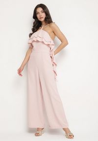 Born2be - Różowy Kombinezon Wiązany na Szyi z Metaliczną Ozdobą Tilindra. Kolor: różowy. Długość: długie. Wzór: aplikacja. Styl: klasyczny, elegancki #4