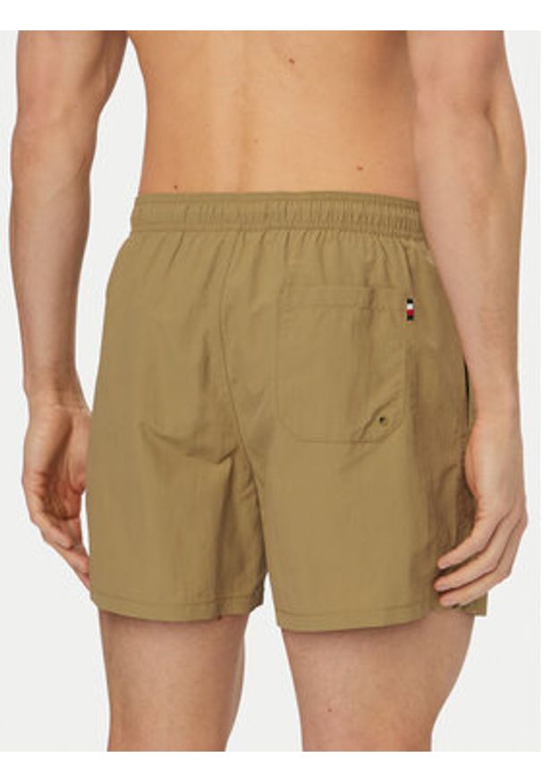 TOMMY HILFIGER - Tommy Hilfiger Szorty kąpielowe UM0UM03477 Khaki Regular Fit. Kolor: brązowy. Materiał: syntetyk