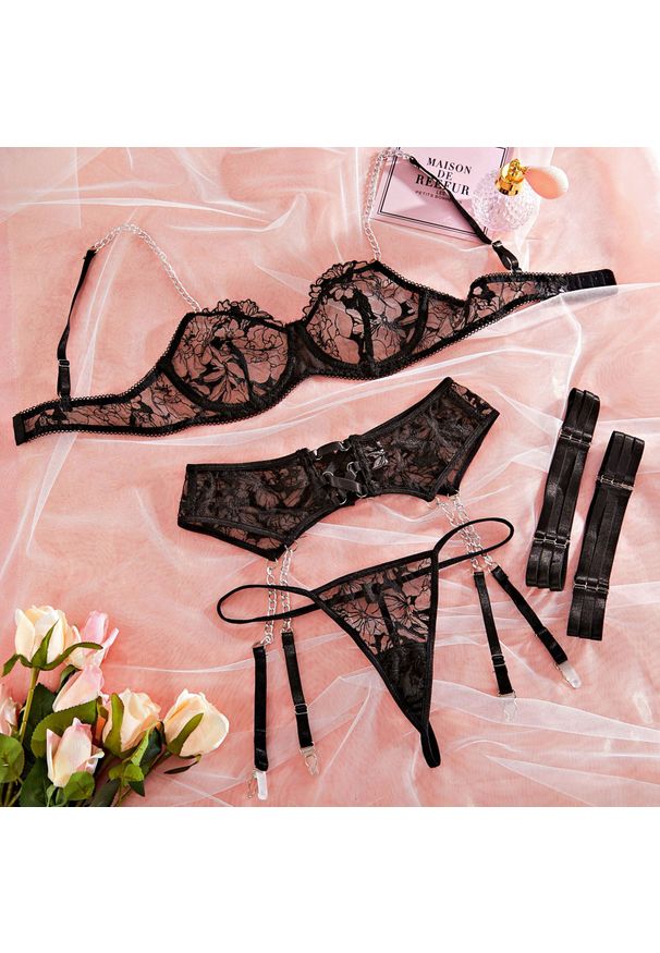 Intica - Komplet koronkowej bielizny z detalami łańcuszków na specjalne okazje Nesrin. Kolor: czarny. Materiał: koronka. Wzór: koronka