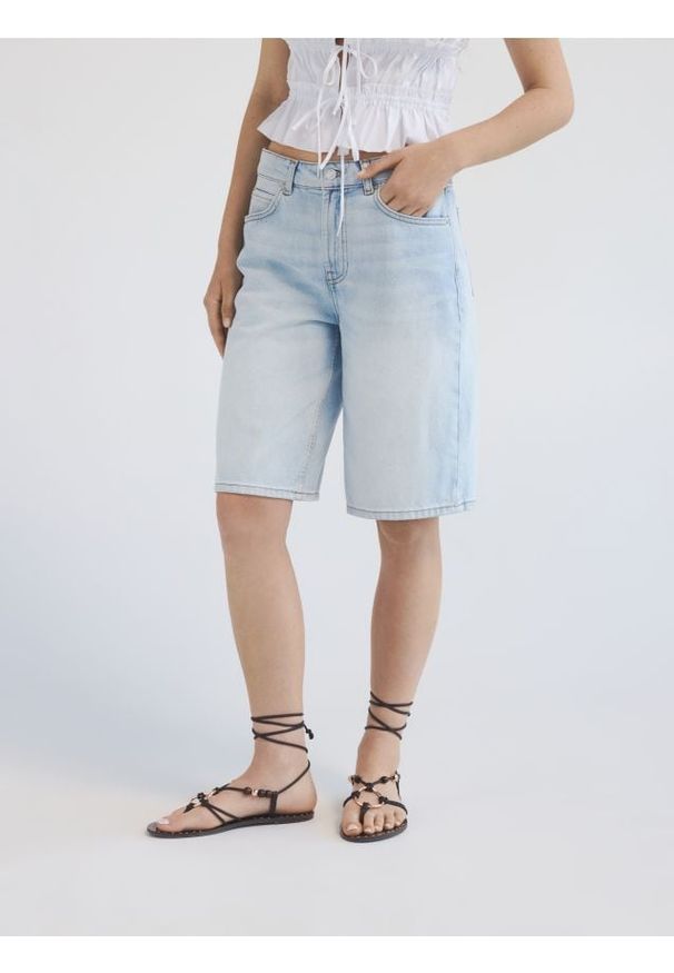 Reserved - Jeansowe szorty - niebieski. Kolor: niebieski. Materiał: jeans