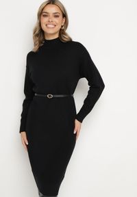 Born2be - Czarna Sweterkowa Sukienka Półgolf z Modalem i Wiskozą Ozdobiona Prążkowanymi Wstawkami Ennaira. Okazja: na spotkanie biznesowe. Kolor: czarny. Materiał: prążkowany, wiskoza. Długość rękawa: długi rękaw. Wzór: aplikacja. Styl: klasyczny, biznesowy #7