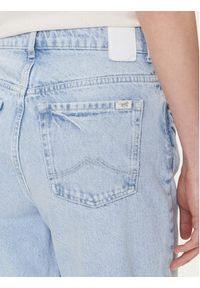 Mustang Jeansy Charlotte 1016196 Błękitny Mom Fit. Kolor: niebieski