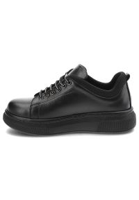Czarne Sneakersy Ravini Modne Skórzane Buty Damskie. Okazja: na uczelnię. Kolor: czarny. Materiał: skóra. Szerokość cholewki: normalna. Sezon: wiosna. Sport: turystyka piesza #7
