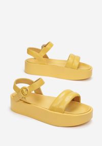 Renee - Żółte Sandały Larimisia. Nosek buta: okrągły. Zapięcie: pasek. Kolor: żółty. Obcas: na platformie #4