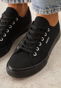 Renee - Czarne Casualowe Trampki w Stylu Basic Tulipmeadow. Okazja: na co dzień. Kolor: czarny. Materiał: jeans, skóra, koronka. Styl: casual #6