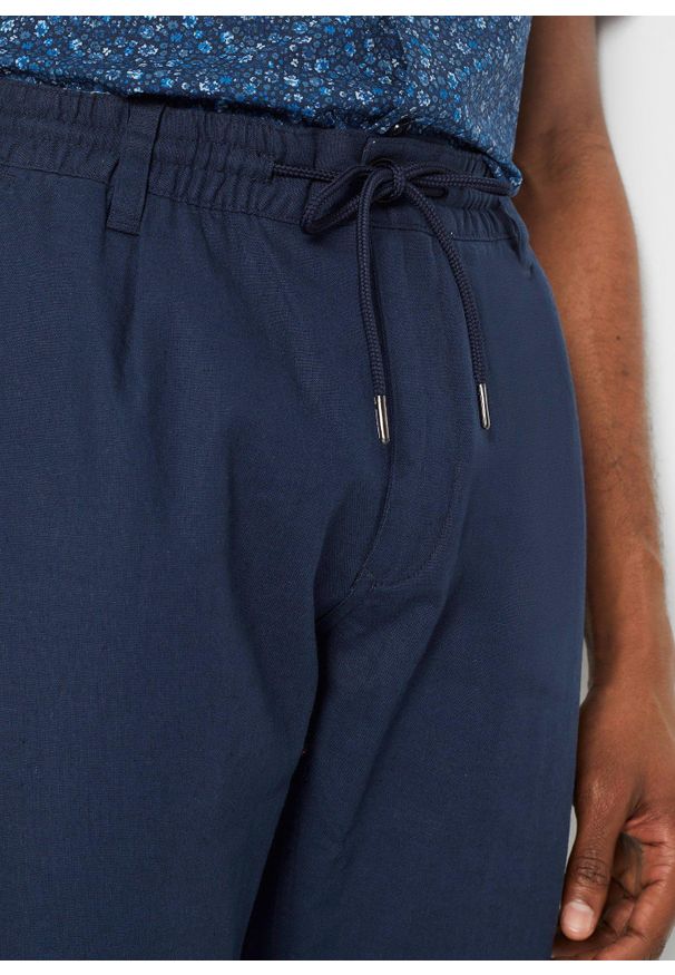 bonprix - Spodnie ze sznurkiem w pasie z mieszanki lnu o prostych nogawkach i kroju relaxed fit. Kolor: niebieski. Materiał: len, materiał