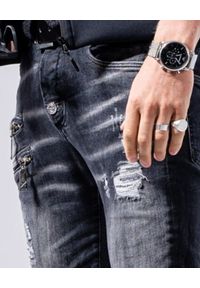 GUNS & TUXEDOS - Szare spodnie jeansowe z dziurami Low Rider. Kolor: szary. Styl: elegancki #5