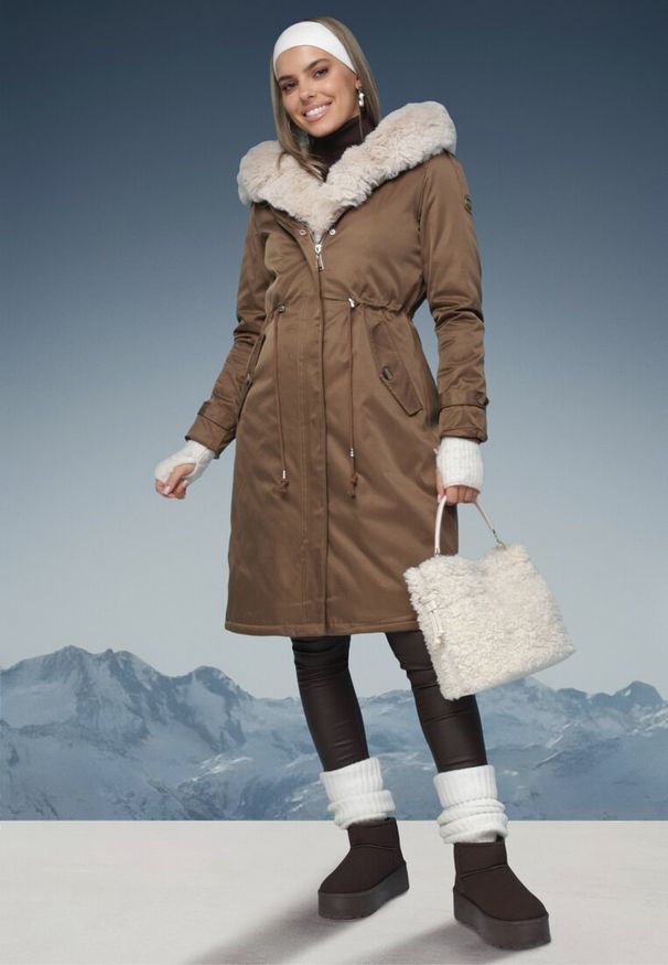 Born2be - Brązowa Nylonowa Kurtka Parka Płaszcz Ozdobiona Futerkiem Faelana. Kolor: brązowy. Materiał: nylon, futro. Wzór: aplikacja