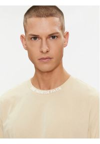 The North Face T-Shirt Zumu NF0A87DD Beżowy Regular Fit. Kolor: beżowy. Materiał: bawełna