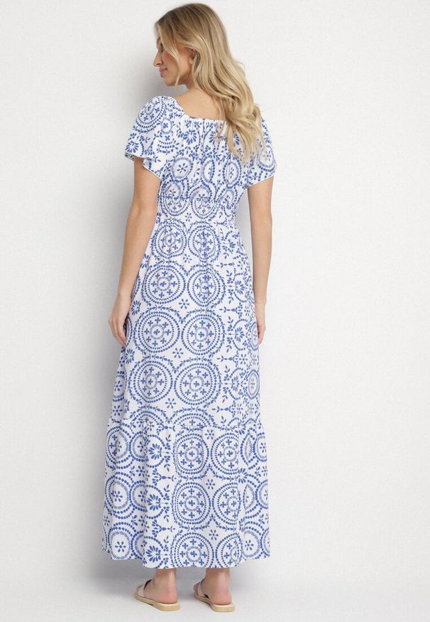 Born2be - Niebiesko-Biała Rozkloszowana Sukienka z Bawełną i Abstrakcyjnym Wzorem Ldivoria. Okazja: na spacer, na imprezę. Kolor: niebieski. Materiał: bawełna. Styl: elegancki