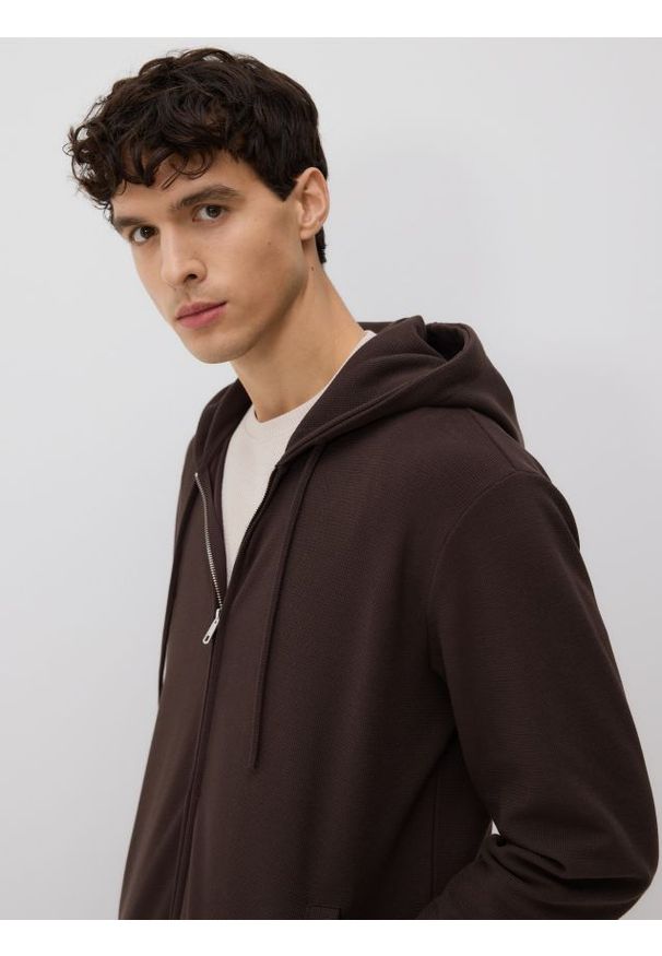 Reserved - Rozpinana bluza z kapturem - brązowy. Kolor: brązowy. Materiał: dzianina, bawełna