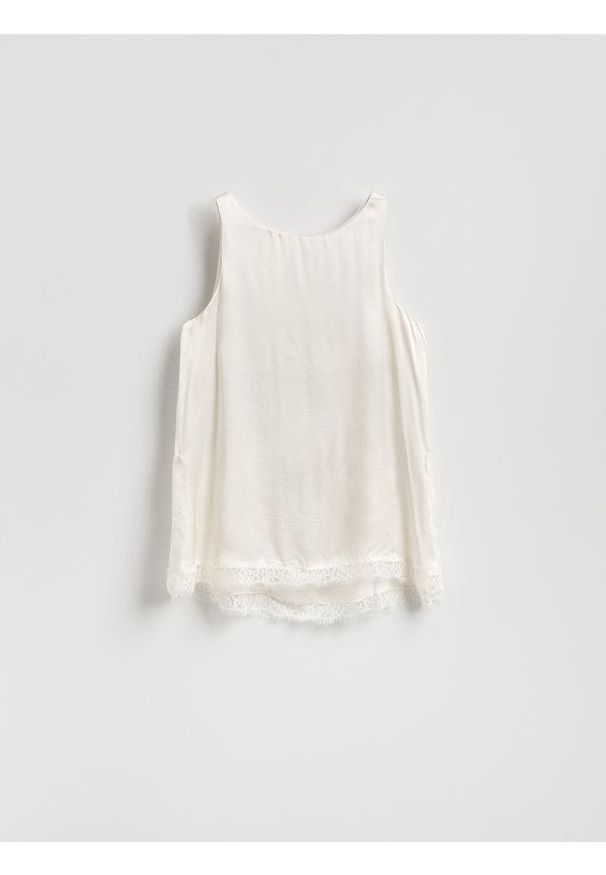 Reserved - Satynowy top z koronką - złamana biel. Materiał: satyna, koronka. Wzór: koronka