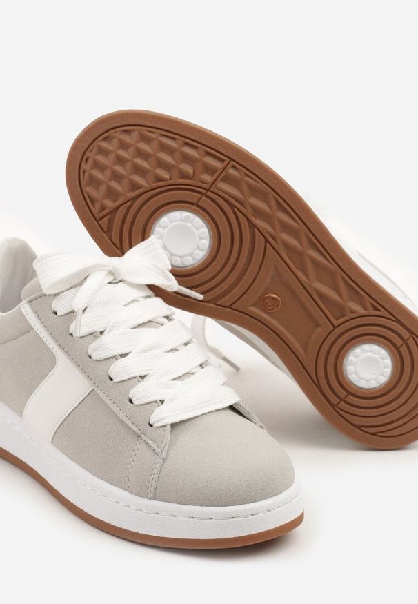 Born2be - Szare Sneakersy Ozdobione Paskiem Zrulla. Okazja: na co dzień. Zapięcie: pasek. Kolor: szary. Materiał: jeans. Wzór: aplikacja. Obcas: na płaskiej podeszwie