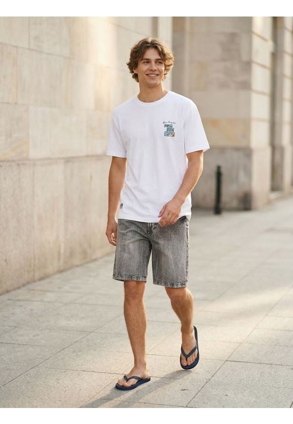 Sinsay - Szorty jeansowe z efektem sprania - szary. Kolor: szary