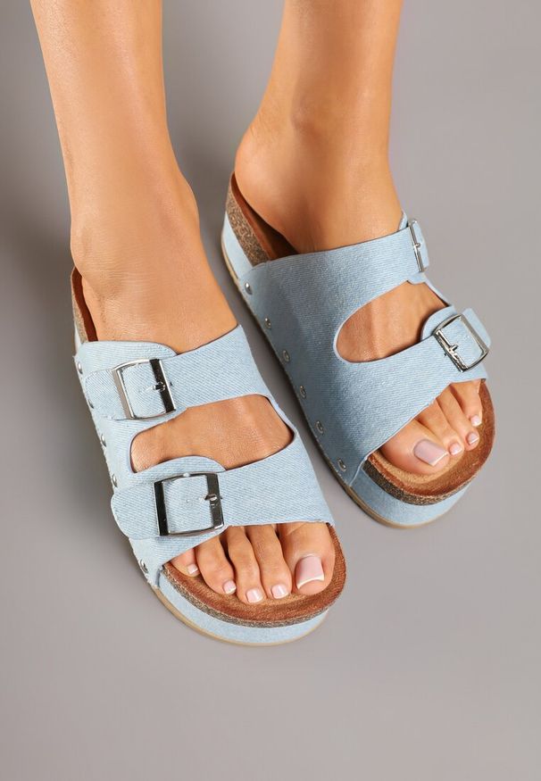 Renee - Niebieskie Klapki z Imitacji Zamszu z Paskami ze Sprzączkami na Platformie Tillitoma. Okazja: na co dzień. Kolor: niebieski. Materiał: zamsz. Wzór: paski. Obcas: na platformie. Styl: casual