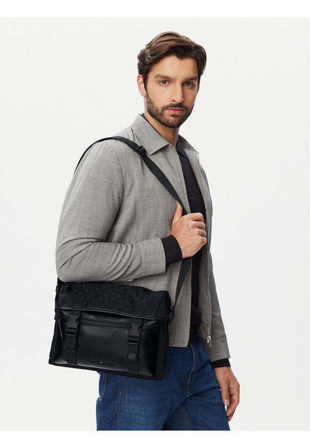 TOMMY HILFIGER - Tommy Hilfiger Saszetka Th Nylon Jacquard Satchel AM0AM14404 Czarny. Kolor: czarny. Materiał: materiał