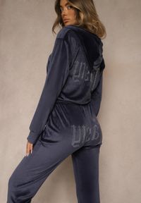 Renee - Granatowy Welurowy Komplet Dresowy Bluza i Spodnie ze Zdobieniem z Cyrkonii Velea. Kolor: niebieski. Materiał: welur, dresówka. Wzór: aplikacja. Sport: turystyka piesza