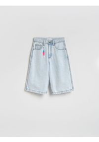 Reserved - Jeansowe szorty - niebieski. Kolor: niebieski. Materiał: jeans. Wzór: gładki #1