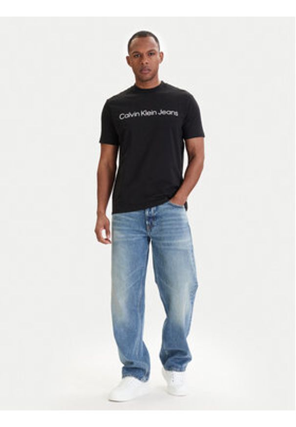 Calvin Klein Jeans T-Shirt LV04RAB810 Czarny Regular Fit. Kolor: czarny. Materiał: bawełna