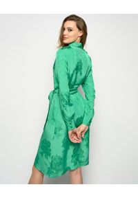 Pinko - PINKO - Zielona sukienka Alicia. Okazja: na imprezę, na randkę. Kolor: zielony. Materiał: tkanina, żakard, materiał. Długość rękawa: długi rękaw. Wzór: kwiaty. Typ sukienki: koszulowe. Styl: klasyczny, elegancki. Długość: midi #5